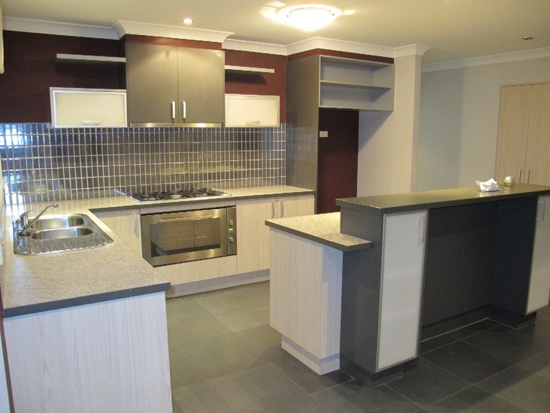 37 Cassan Way, Caroline Springs VIC 3023