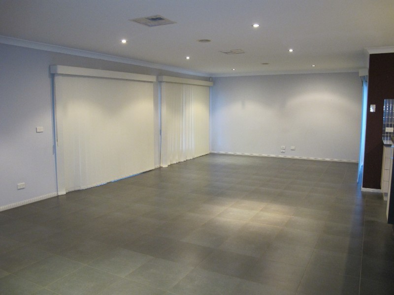 37 Cassan Way, Caroline Springs VIC 3023