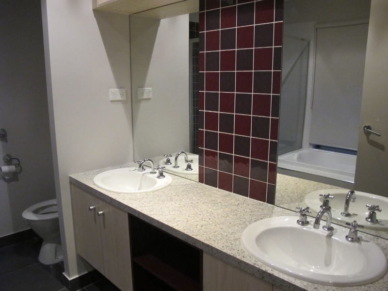 37 Cassan Way, Caroline Springs VIC 3023