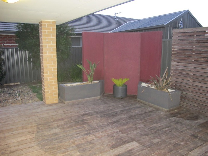 37 Cassan Way, Caroline Springs VIC 3023