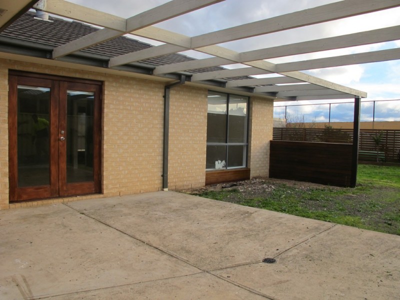 9 Cooks Way, Taylors Hill VIC 3037