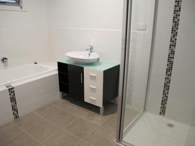 1/5 Normanby Street, Sydenham VIC 3037