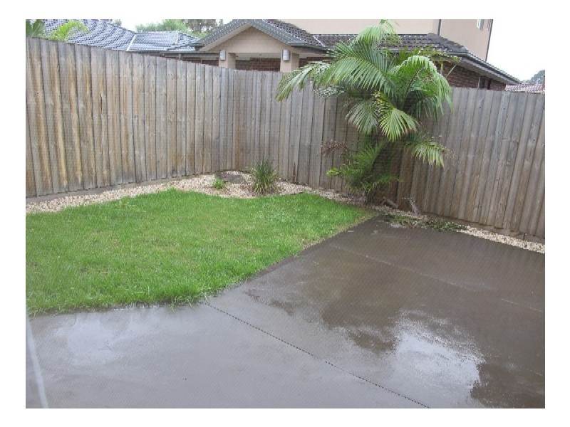 1/5 Normanby Street, Sydenham VIC 3037