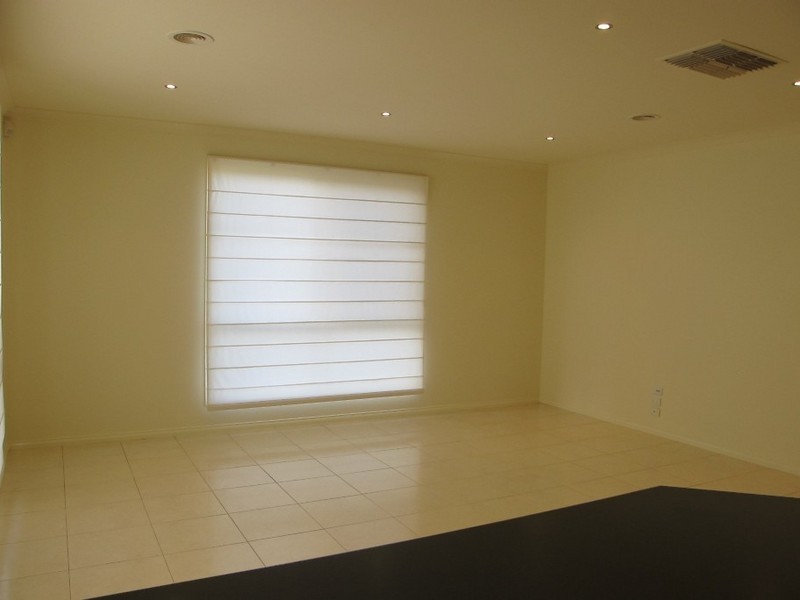 5 Latrobe Terrace, Taylors Hill VIC 3037