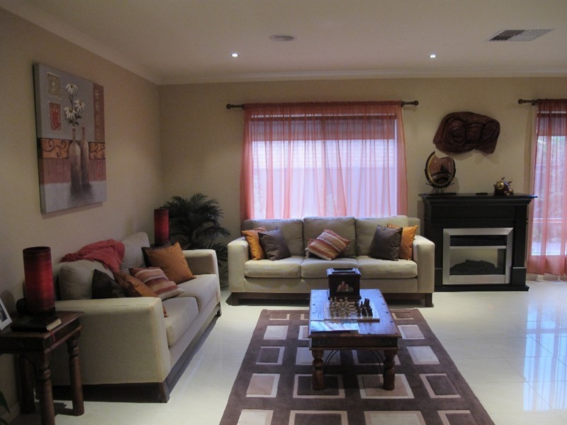 34 Heysen Parkway, Caroline Springs VIC 3023