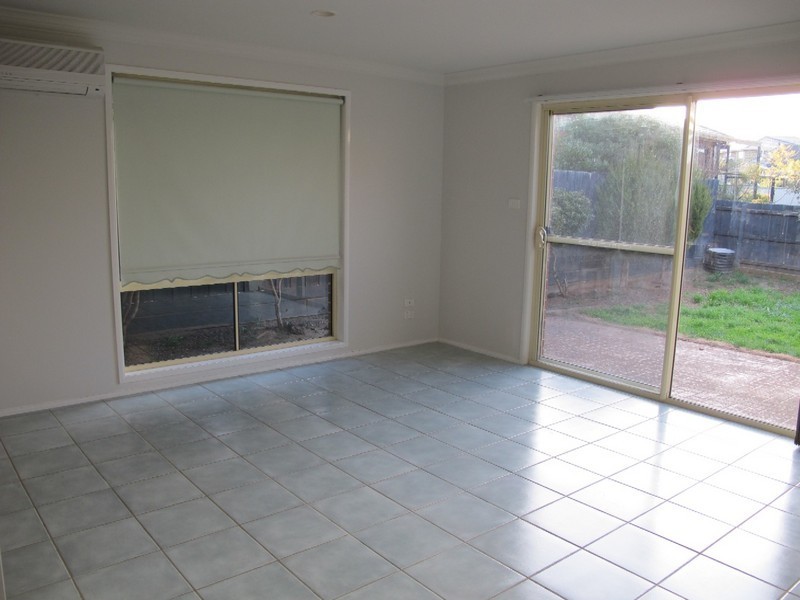 35 Berthon Crescent, Hillside VIC 3037