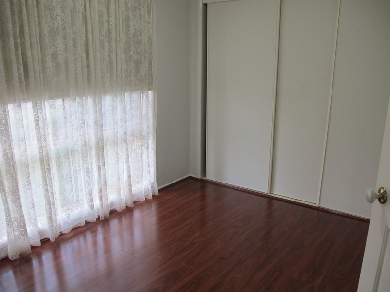 35 Berthon Crescent, Hillside VIC 3037