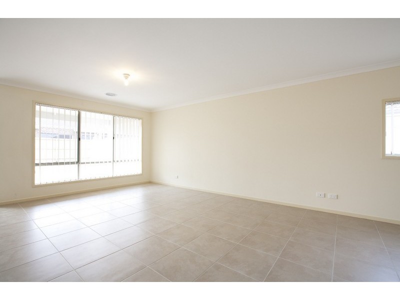 36 Redcliffe Terrace, Taylors Hill VIC 3037
