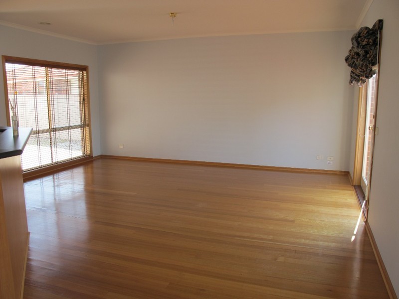 38 Wyperfeld Circuit, Caroline Springs VIC 3023