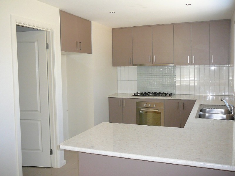 6 Ivan James, Caroline Springs VIC 3023