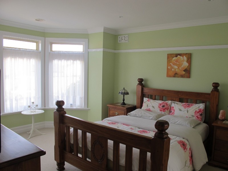12 Whitmore Place, Hillside VIC 3037