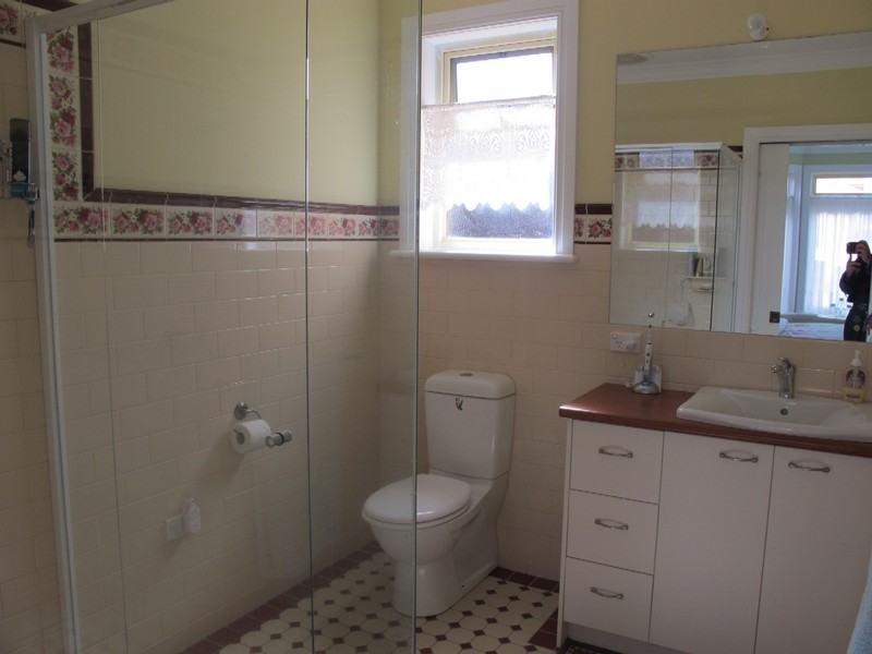 12 Whitmore Place, Hillside VIC 3037