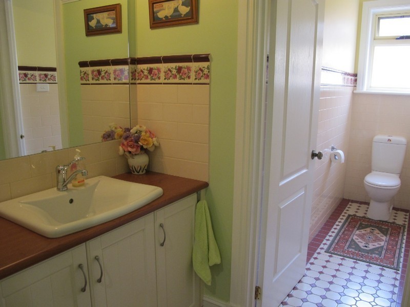 12 Whitmore Place, Hillside VIC 3037