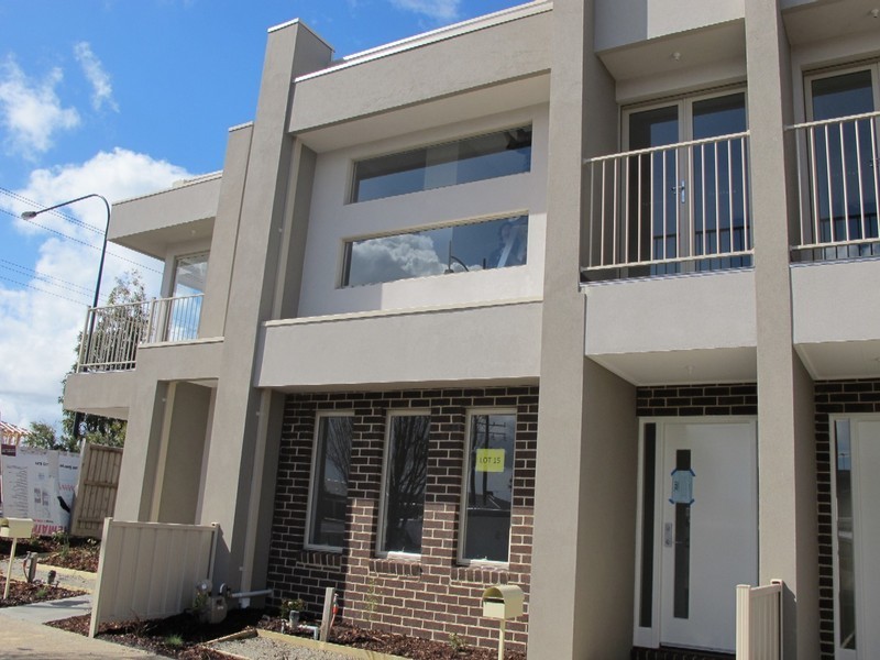 Unit 15 The Entrance, Caroline Springs VIC 3023