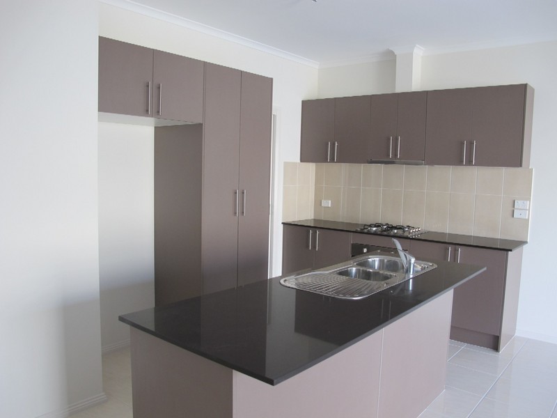 Unit 15 The Entrance, Caroline Springs VIC 3023