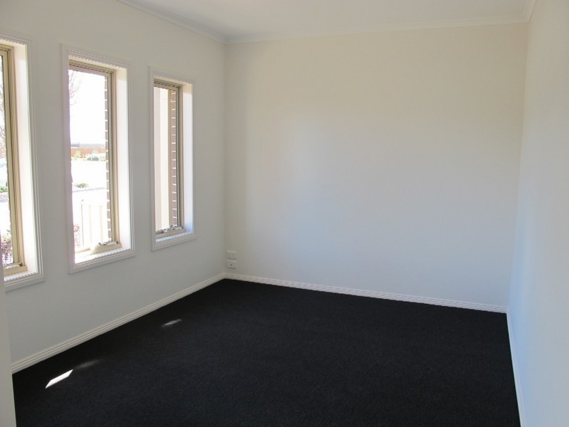 Unit 15 The Entrance, Caroline Springs VIC 3023