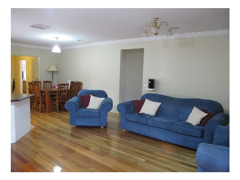 13 Copse Wood Bend, Caroline Springs VIC 3023