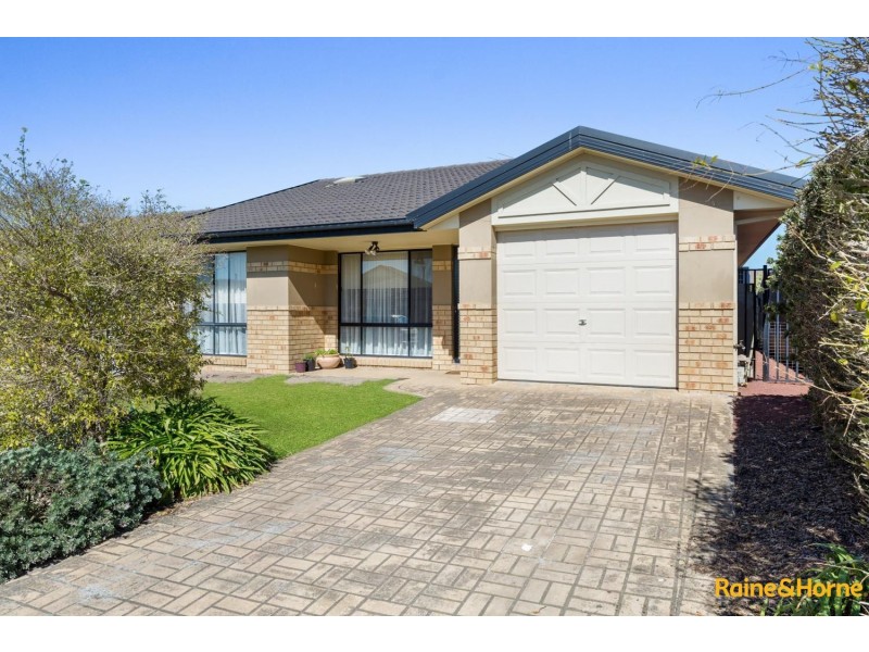 42 MATHISEN TERRACE, Hillside VIC 3037