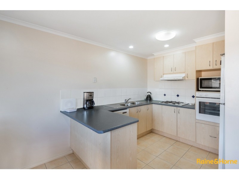 42 MATHISEN TERRACE, Hillside VIC 3037
