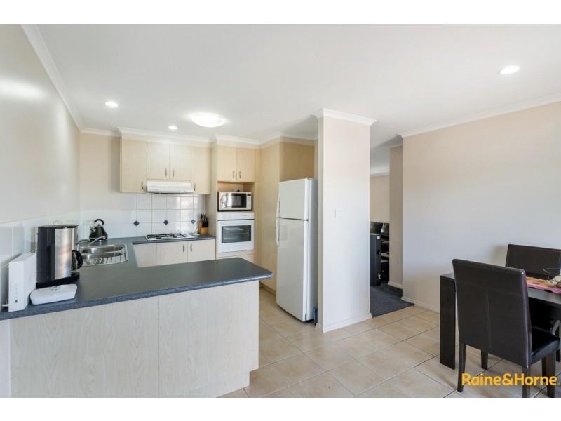 42 MATHISEN TERRACE, Hillside VIC 3037