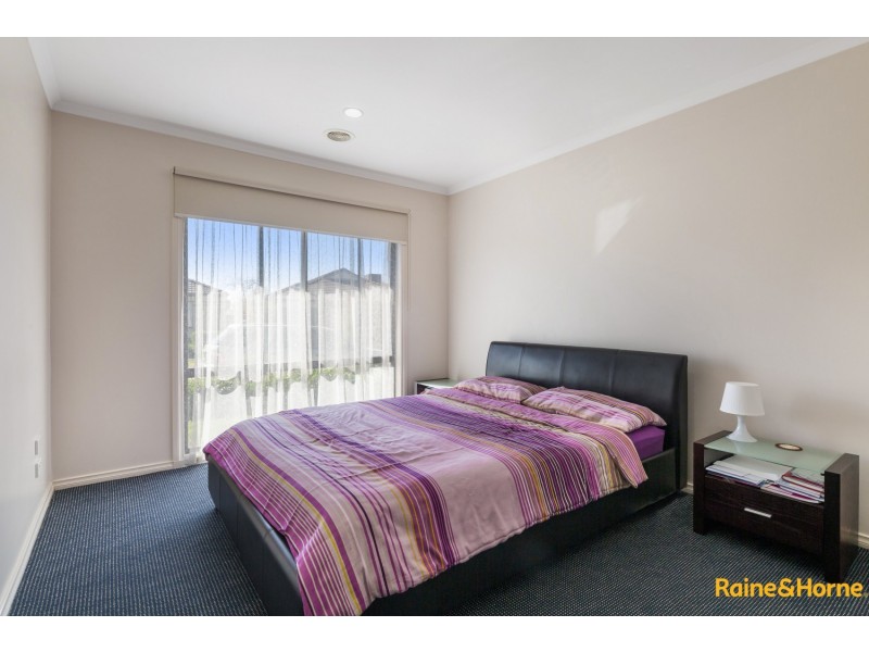 42 MATHISEN TERRACE, Hillside VIC 3037
