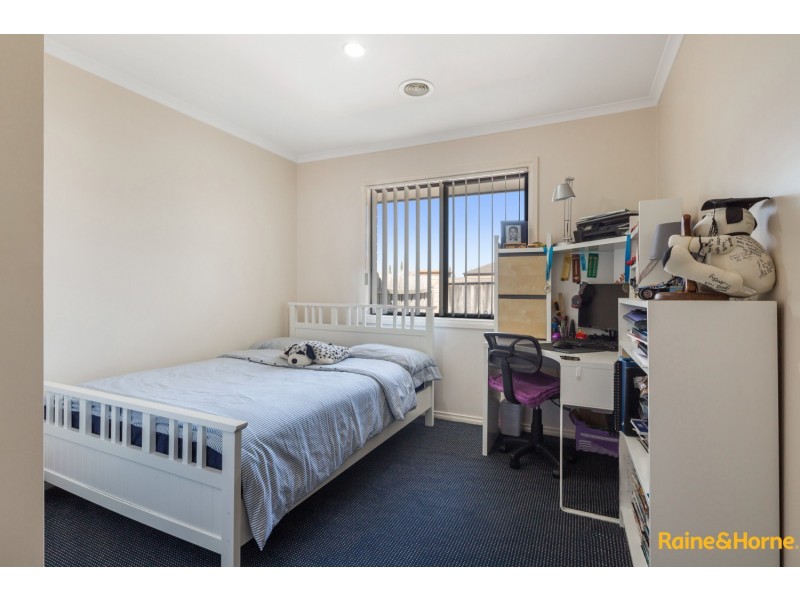 42 MATHISEN TERRACE, Hillside VIC 3037