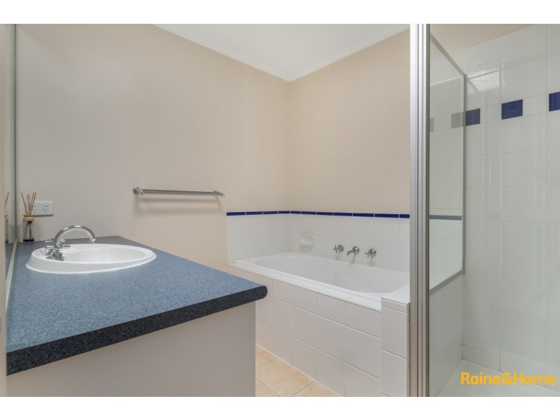 42 MATHISEN TERRACE, Hillside VIC 3037