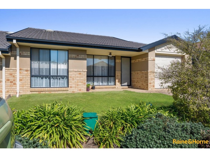 42 MATHISEN TERRACE, Hillside VIC 3037