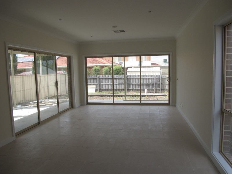 132 Westwood Drive, Burnside VIC 3023