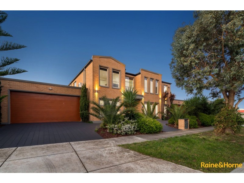21 ILLAWARRA CIRCUIT, Taylors Hill VIC 3037