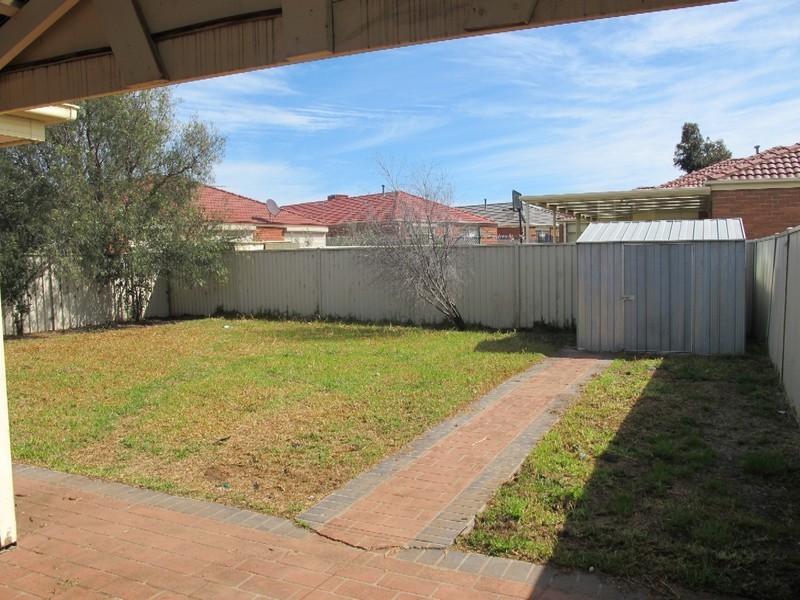 14 Wyperfeld Circuit, Caroline Springs VIC 3023