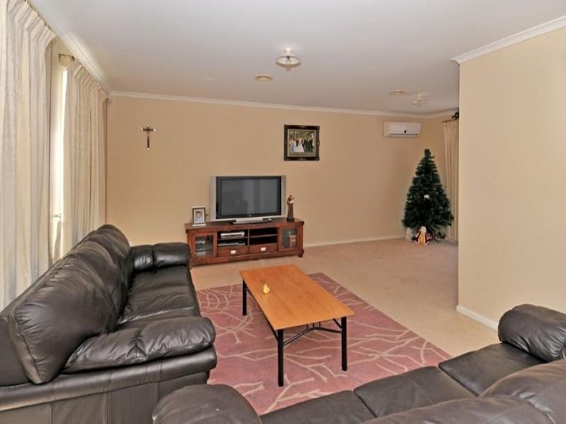 22 Joseph Drive, Hillside VIC 3037