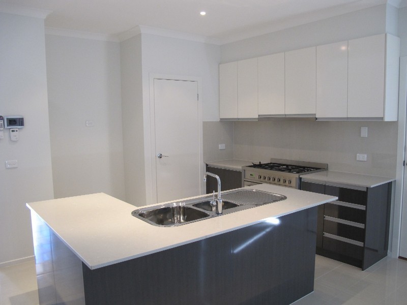 27 Daly Circuit, Caroline Springs VIC 3023