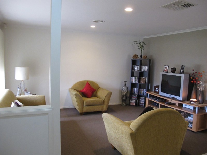 15 Marner Ave, Hillside VIC 3037