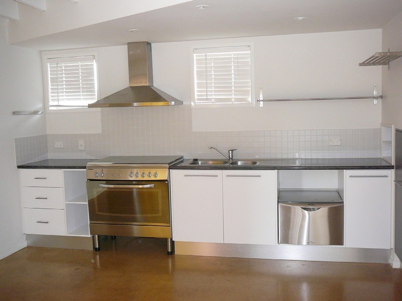 2 Beacon Lane, Caroline Springs VIC 3023