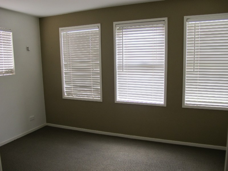 2 Beacon Lane, Caroline Springs VIC 3023