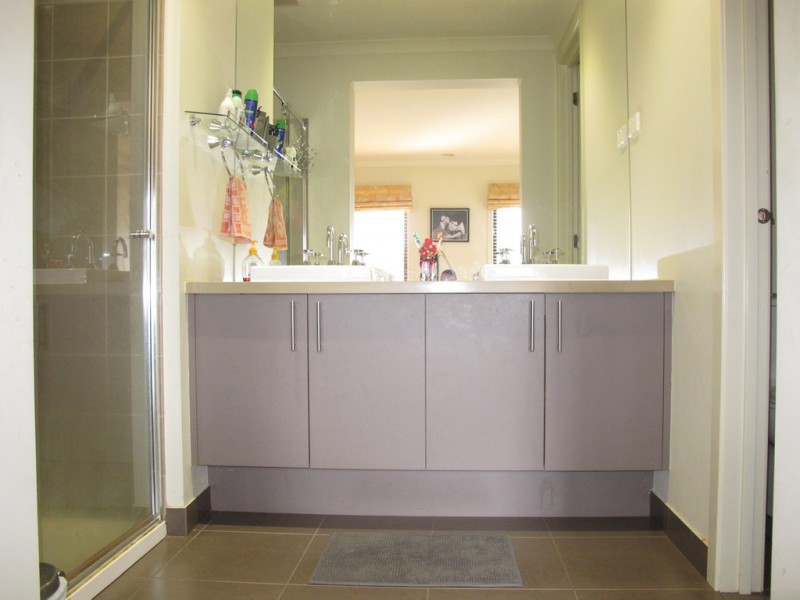 45c The Avenue, Caroline Springs VIC 3023