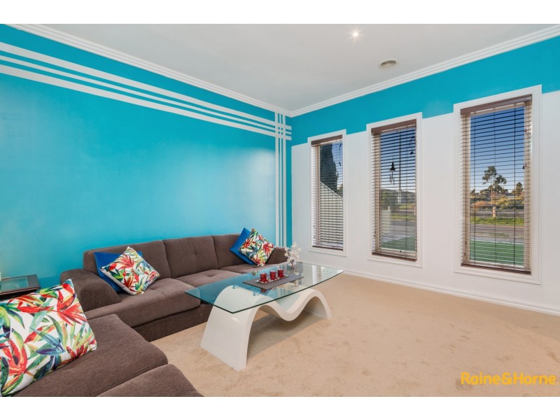 26 KINGSTON DRIVE, Taylors Hill VIC 3037