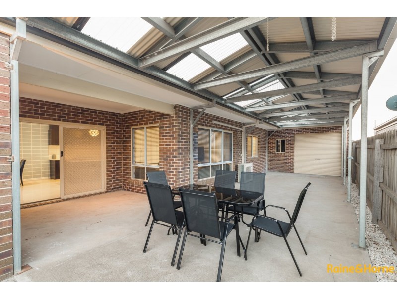 26 KINGSTON DRIVE, Taylors Hill VIC 3037