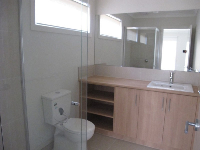 8 Poseidon Street, Melton VIC 3337