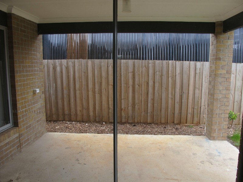 8 Poseidon Street, Melton VIC 3337