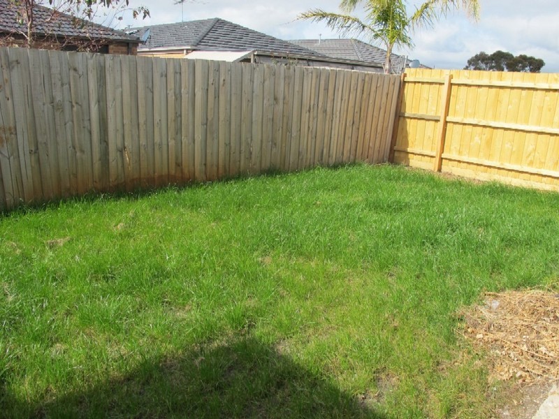 8 Poseidon Street, Melton VIC 3337