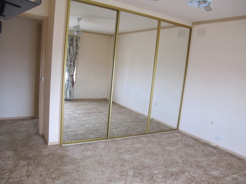 10  Ringwood Court, Gladstone Park VIC 3043