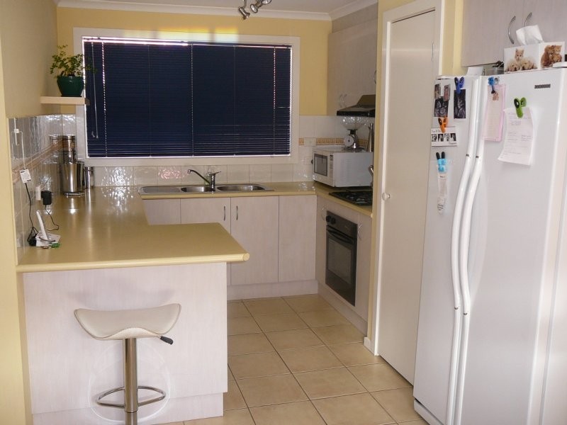 5 Clarendon Wynd, Caroline Springs VIC 3023