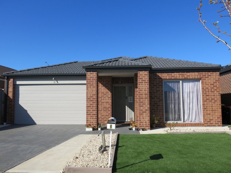 8 Devonport Court, Taylors Hill VIC 3037