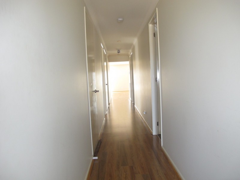 8 Devonport Court, Taylors Hill VIC 3037