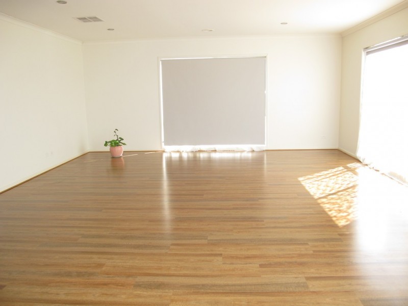 8 Devonport Court, Taylors Hill VIC 3037