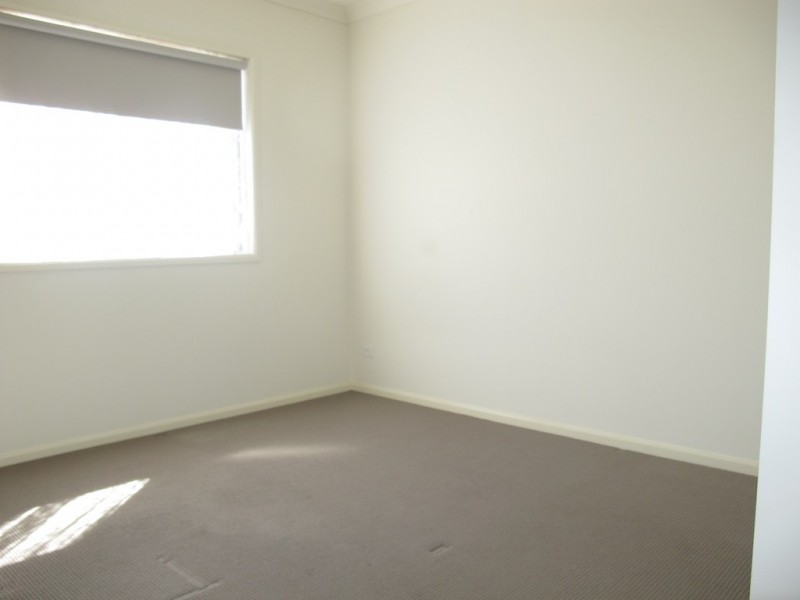 8 Devonport Court, Taylors Hill VIC 3037