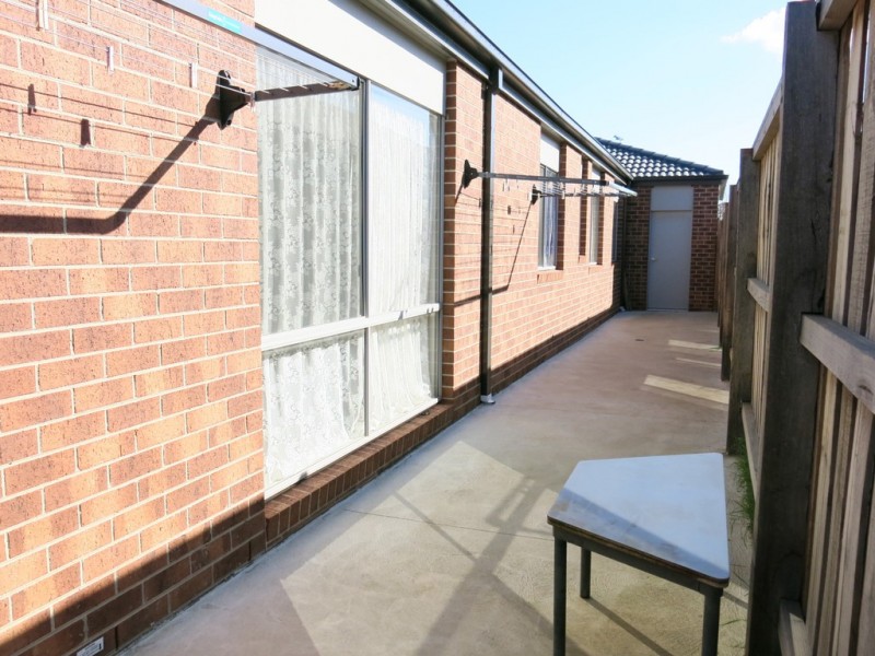 8 Devonport Court, Taylors Hill VIC 3037