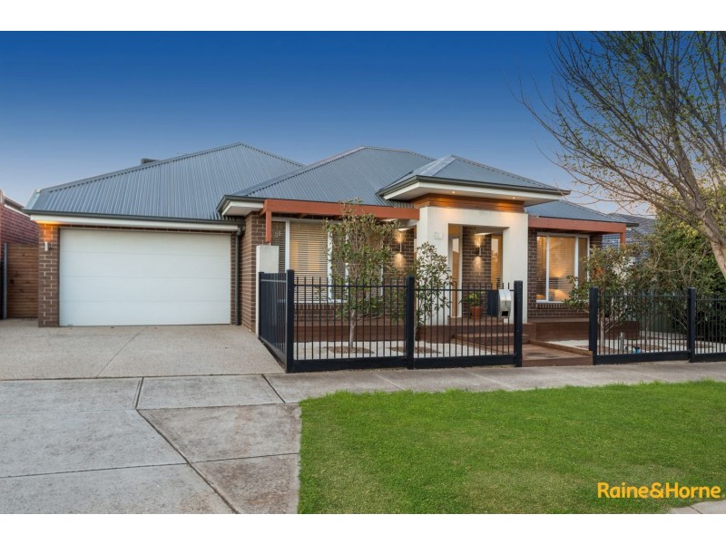37 LAMBERTIA LOOP, Caroline Springs VIC 3023